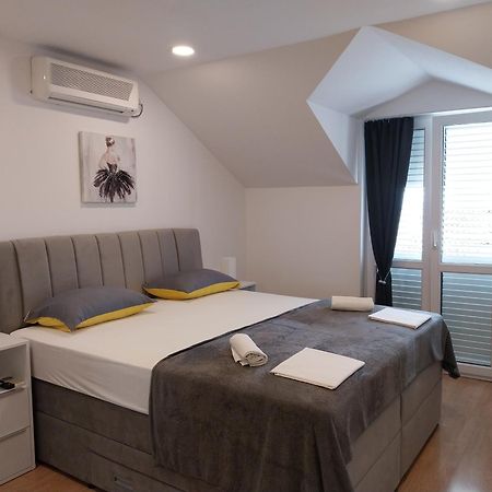 Apartments Rose Loboja Makarska Exterior foto