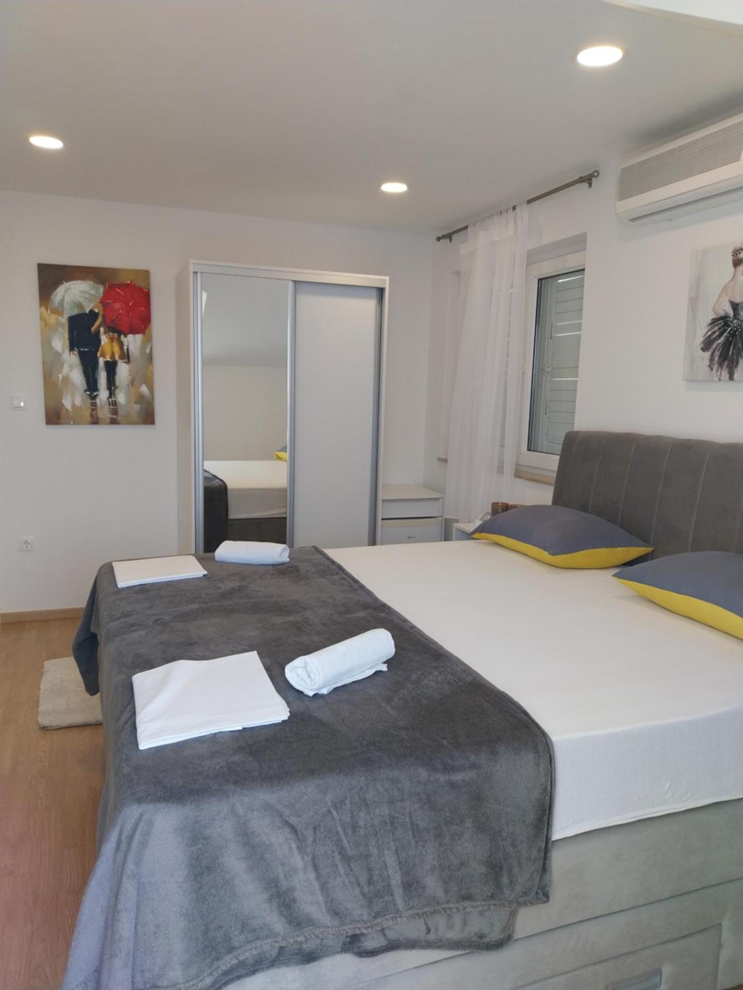 Apartments Rose Loboja Makarska Exterior foto